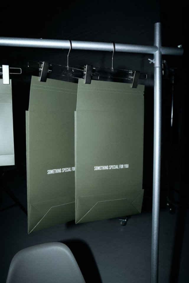 Custom printed kraft mailer with logo